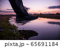雨上がりの夕焼け 65691184