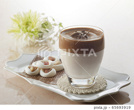 ダルゴナコーヒー Dalgona Coffee ダルゴナコーヒー Dalgona Coffee 65693919