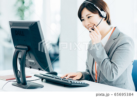 コールセンター 問い合わせ 女性 コールセンター 問い合わせ 女性 65695384