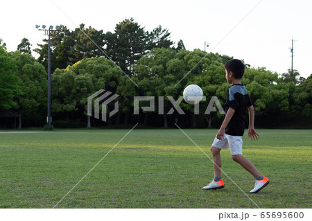 サッカー練習 サッカー練習 65695600