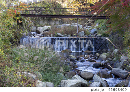 秋の渓谷 秋の渓谷 65698409