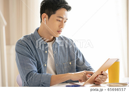 男 男性 男の子 65698557