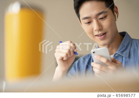 男 男性 男の子 65698577