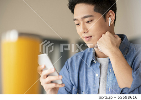 男 男性 男の子 65698616