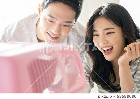 カップル 夫婦 ライフスタイル 65698680