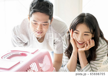 カップル 夫婦 ライフスタイル 65698705