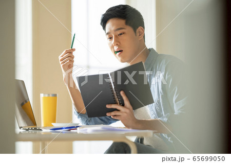 男 男性 男の子 65699050