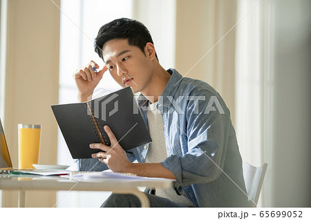 男 男性 男の子 65699052