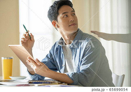 男 男性 男の子 65699054