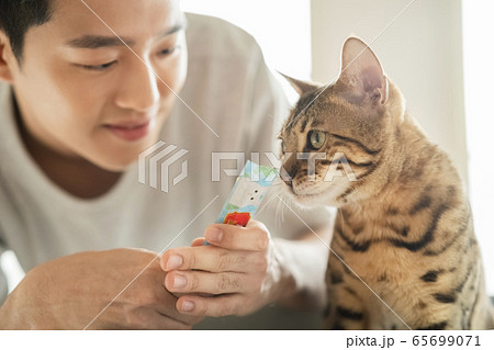 男 男性 男の子 65699071