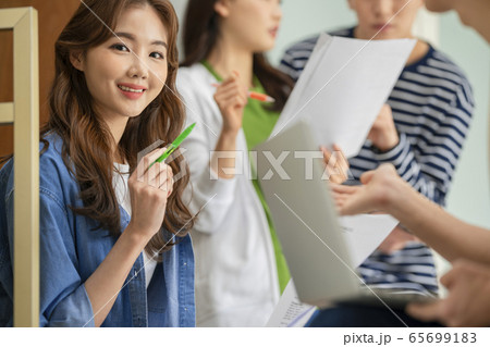 女性 女 女の子 65699183