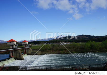 早朝の鹿妻穴堰頭首工と周辺水辺公園 早朝の鹿妻穴堰頭首工と周辺水辺公園 65699580