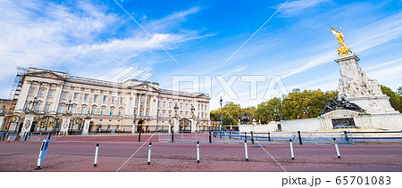 ロンドン　バッキンガム宮殿 65701083
