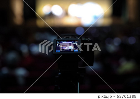発表会でビデオ撮影 発表会でビデオ撮影 65701389