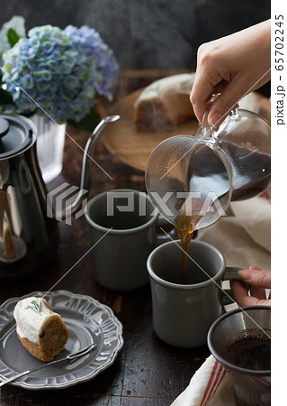 淹れたてのコーヒー 65702245