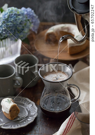 淹れたてのコーヒー 65702247