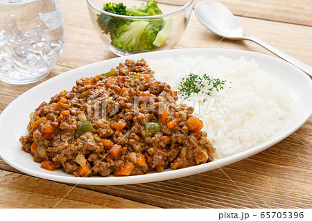 カレーライス 65705396