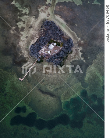 Small island with house near Seven Mile Bridge in Florida, USA Small island with house near Seven Mile Bridge in Florida, USA 65709460
