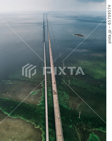 Seven Mile Bridge in Florida, USA Seven Mile Bridge in Florida, USA 65709574