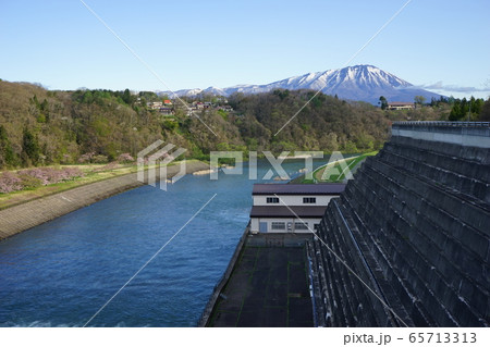 御所湖の春 65713313