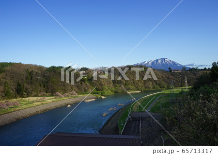 御所湖の春 65713317