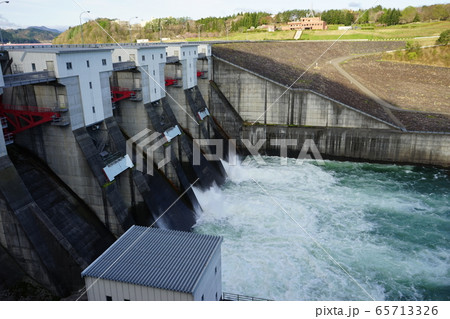 御所湖の春 65713326