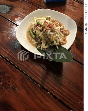 タイのソムタム 65713833