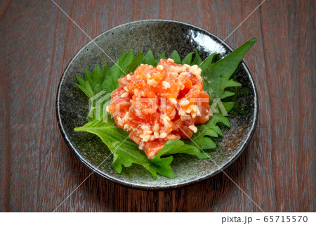 サーモンの麹漬け 65715570