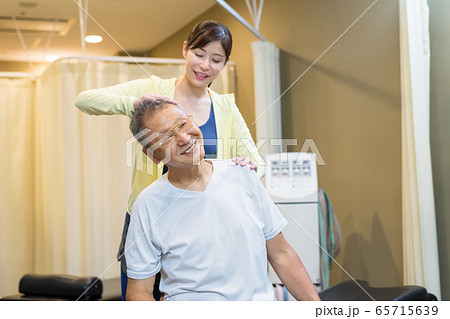 シニア 整体 マッサージ 65715639