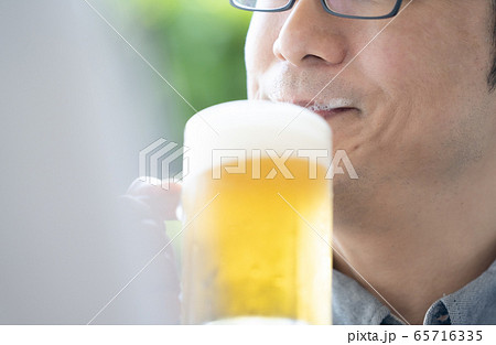 男性 ビール 夏 男性 ビール 夏 65716335