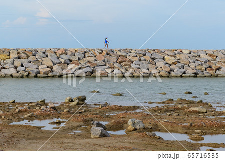 Large stones Was prepared in place of the sandy Large stones Was prepared in place of the sandy 65716535