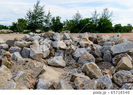 Large stones Was prepared in place of the sandy Large stones Was prepared in place of the sandy 65716540