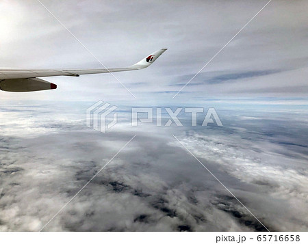 飛行機からの雲上空３ 65716658
