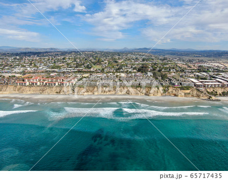 Aerial view of condo community next to the beach and sea in south california 65717435