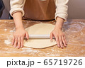 うどん作り 65719726