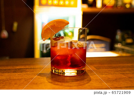 可愛いカクテル バー グラス　　　　　　 65721909