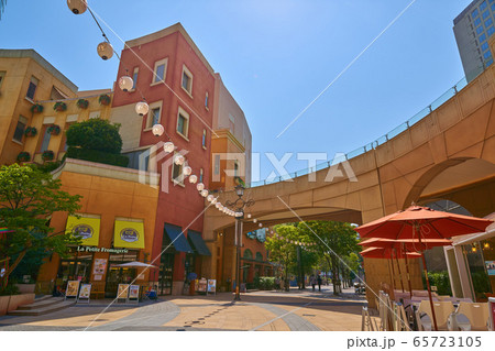 神奈川県川崎市にあるイタリア風のチネチッタ通り 65723105