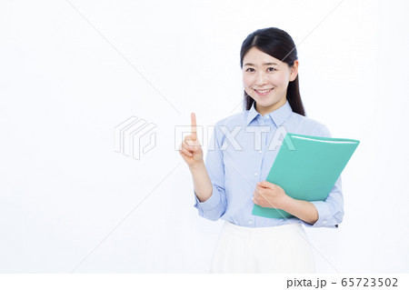 30代女性 オフィスカジュアル 65723502