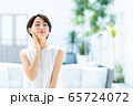ミドルの女性 65724072