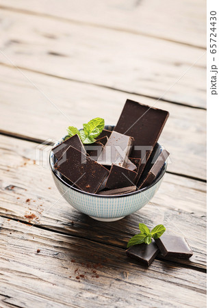 Dark chocolate with mint Dark chocolate with mint 65724430