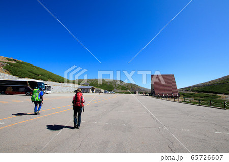 登山開始 65726607