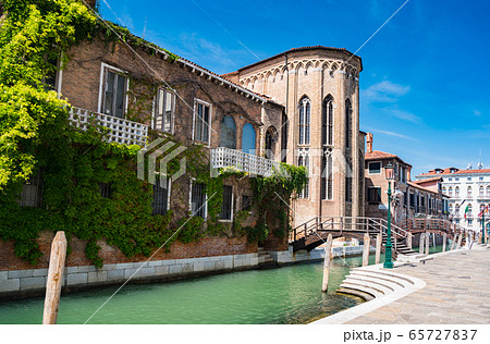 ベネチア イタリア 船 運河の町 観光地 歴史ある町の写真素材