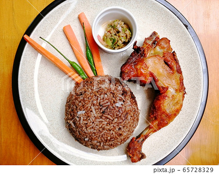 Burmese pon ye gyi rice set 65728329