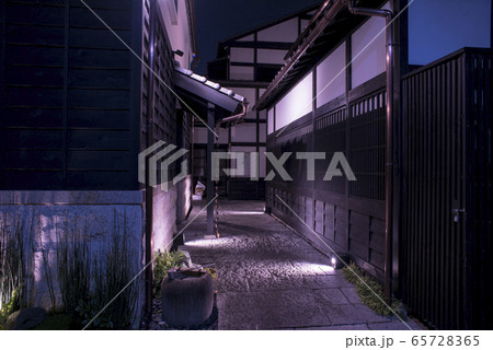 夜の四間道・円頓寺 65728365