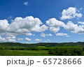 青空に浮かぶ白い雲 65728666