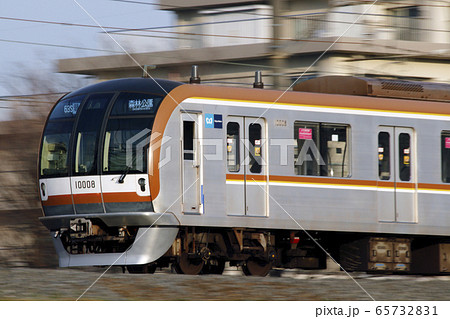 東武東上線直通の地下鉄有楽町線10000系 65732831