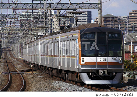 東武東上線直通の地下鉄有楽町線10000系 65732833