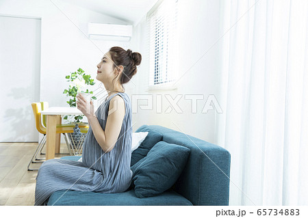 妊婦　臨月　マタニティ 65734883