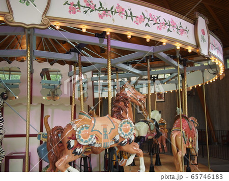 メリーゴーランド 65746183
