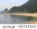 初夏の笹川流れを行く特急いなほ 65747643